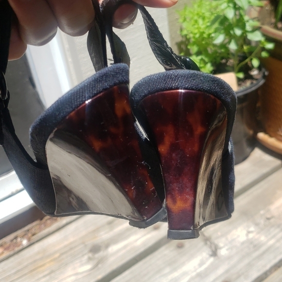 Stuart Weitzman Black Peep Toe Tortoise - Picture 5 of 10